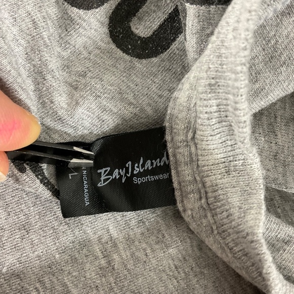 The Wine Made Me Do It Funny Gray T-Shirt Bay Island Sportswear size Large Humor - Picture 4 of 5